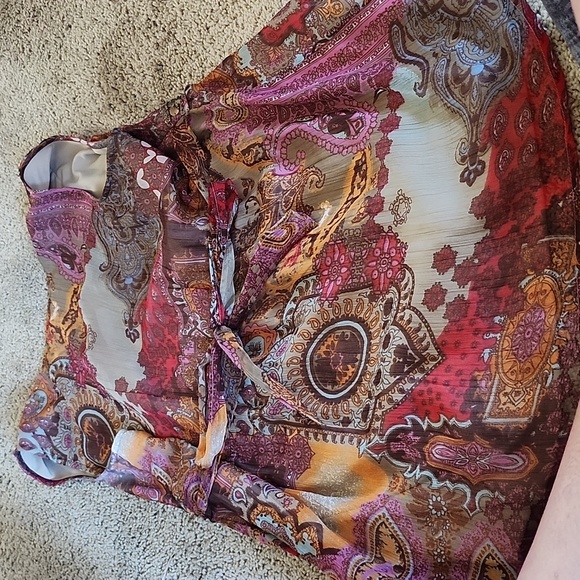 Chiffon Sleeveless Top - Picture 5 of 5